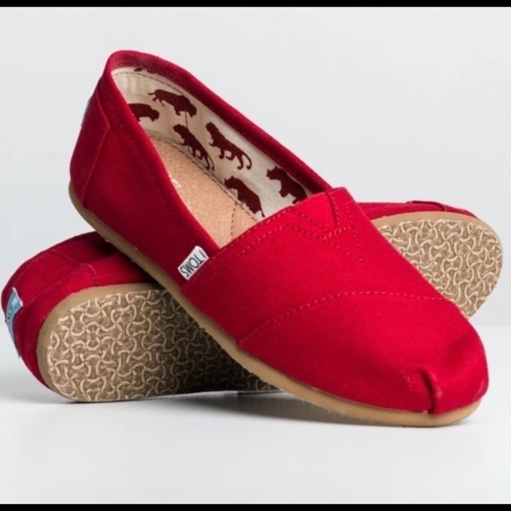 Toms Classic Red Canvas Shoe Size 7.5 Alpargata Canvas